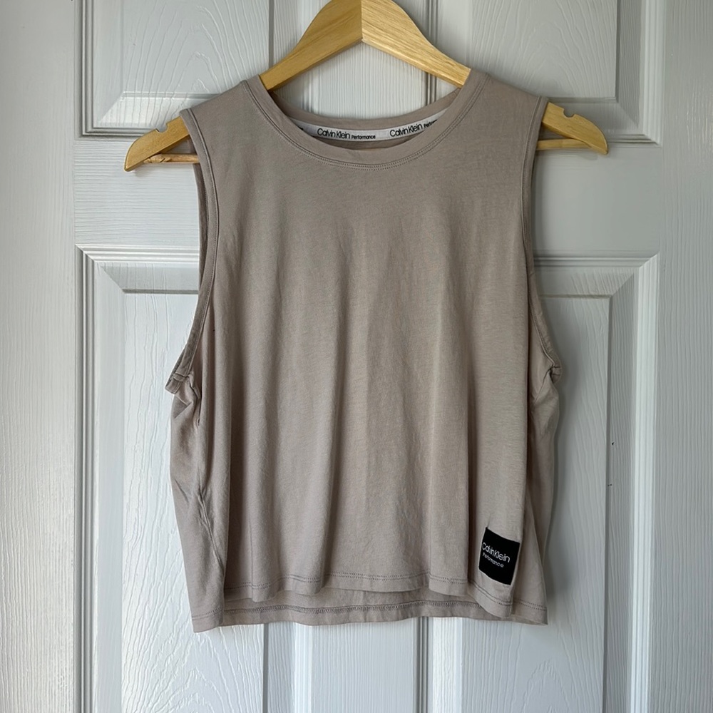 Calvin Klein Cropped Gym Tank Top